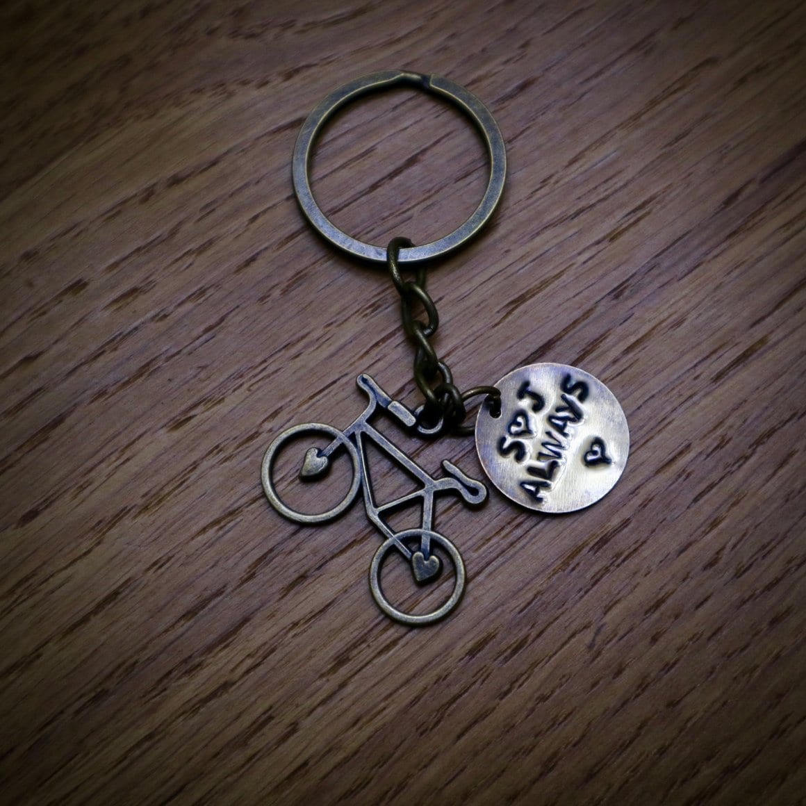 Personalisierte Initialen Liebe Immer Hand Gestempelt Fahrrad Schlüsselanhänger - Valentinstag Jubiläum Personalisierte Initialen Liebe Immer Hand Gestempelt Fahrrad Schlüsselanhänger - Valentinstag Jubiläum von EllieBeanPrints