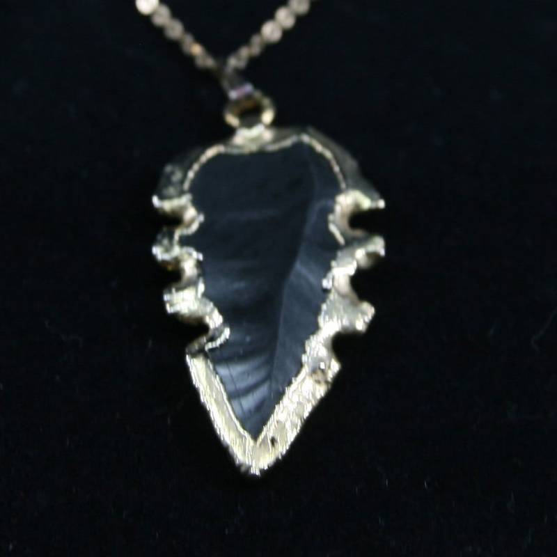 Schwarzer Obsidian Mit Pfeilspitze Vergoldete Kanten Anhänger & Halskette von EllieBsBoutiqueTN