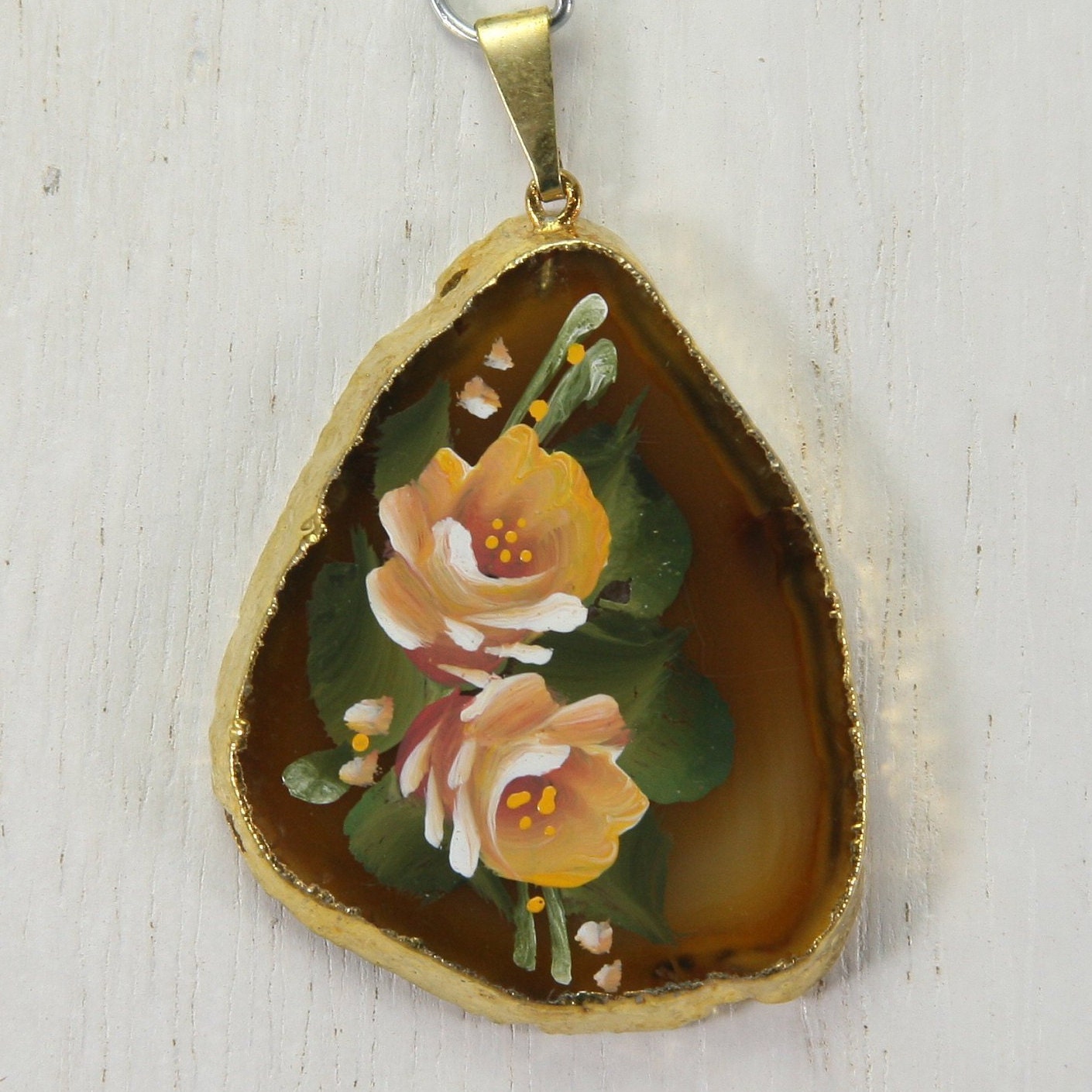 Vintage Handgemaltes Blumenmuster Auf Geode Stein von EllieBsBoutiqueTN