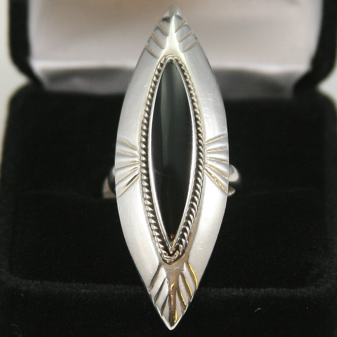 Vintage Schwarzer Onyx Sterling Silber Ring 925 von EllieBsBoutiqueTN