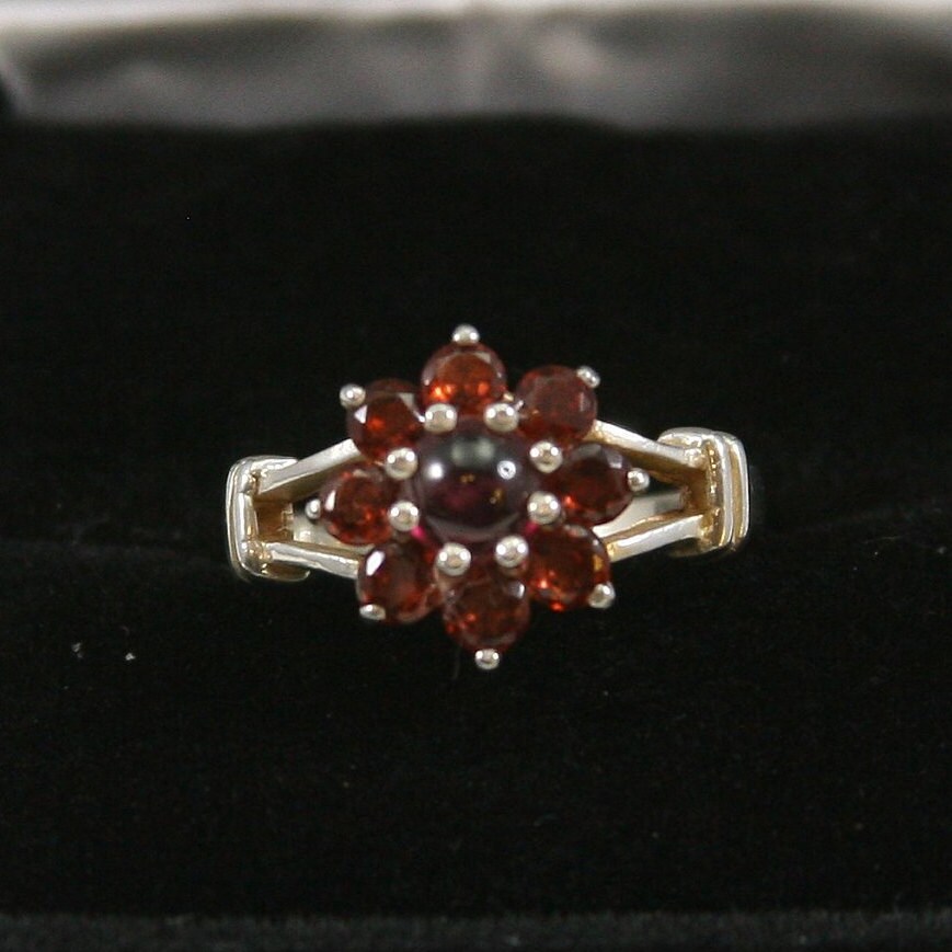Vintage Sterling Silber Granat Ring 925 von EllieBsBoutiqueTN