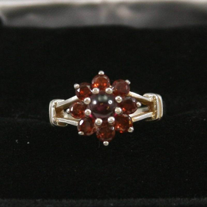 Vintage Sterling Silber Granat Ring 925 von EllieBsBoutiqueTN