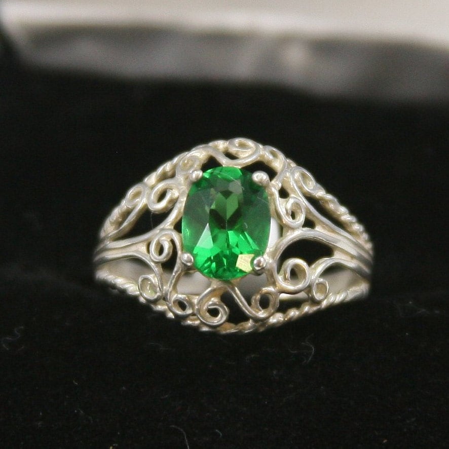 Vintage Sterling Silber Grün Cz Ring 925 von EllieBsBoutiqueTN