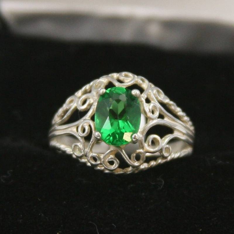 Vintage Sterling Silber Grün Cz Ring 925 von EllieBsBoutiqueTN