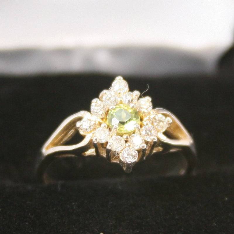 Vintage Sterling Silber Ring 925 Peridot Stein von EllieBsBoutiqueTN