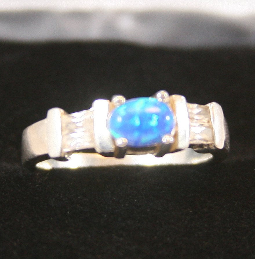 Vintage Sterling Silber Ring 925 Simulierter Opal Und Zc von EllieBsBoutiqueTN