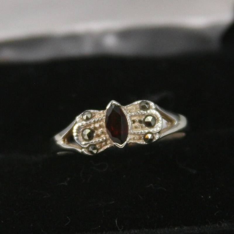 Vintage Sterling Silber Ring 925 von EllieBsBoutiqueTN