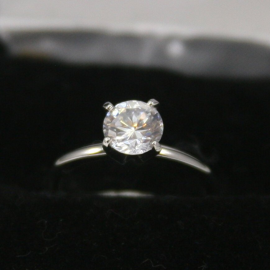 Vintage Sterling Silber Und Cz Stein Ring 925 von EllieBsBoutiqueTN