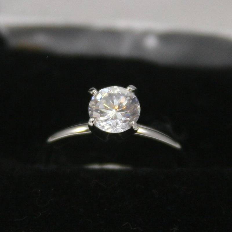 Vintage Sterling Silber Und Cz Stein Ring 925 von EllieBsBoutiqueTN