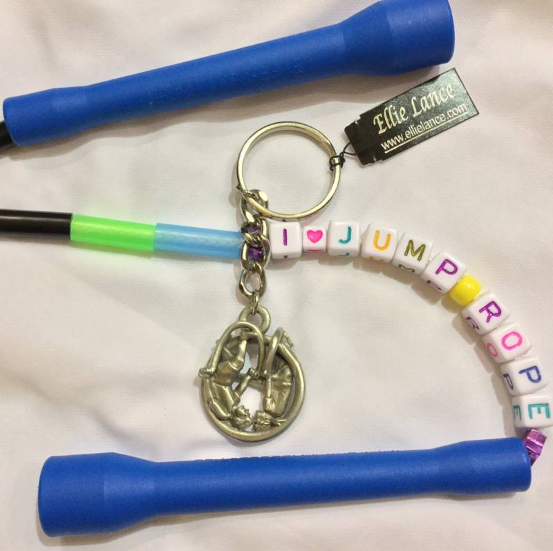 Hand Geschnitzt Zinn Sprung Seil Rad Schlüsselanhänger Mit Großen Schlüsselanhänger von EllieLanceCreations