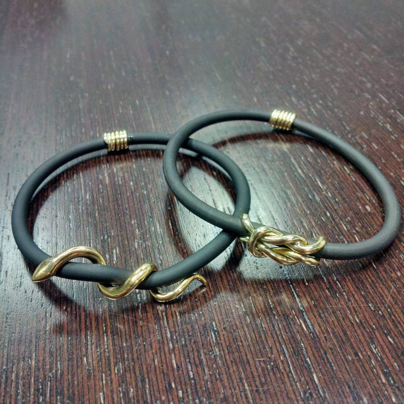 Gold Gummischnur Schlange Armband "' Ofis Handgemachte Messing Metall in Vergoldet 18K/Minimal von EllinasTreasures