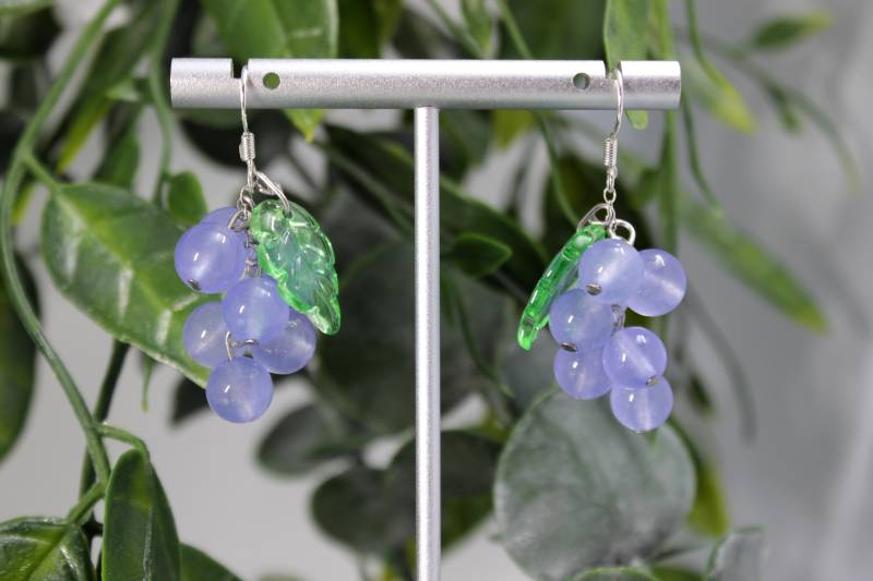 Handgemachte Glastrauben Sterling Silber Ohrringe Mit Lila Jade Und Glasperlen von EllipseDesign