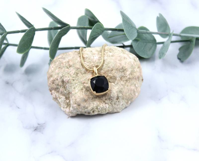 Jet Black Kissenschliff Kristall Gold Halskette Mit Swarovski Kristallen von EllipseDesign