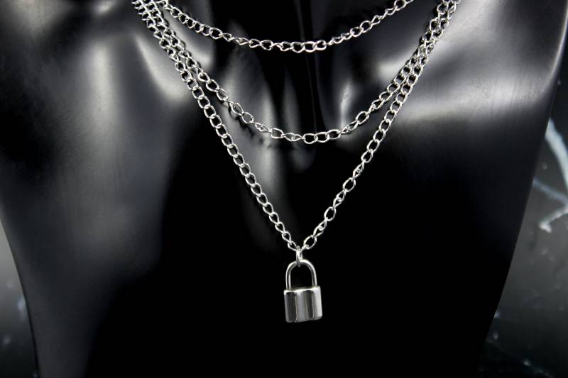 Mehrreihige Edelstahl-Kettenschloss-Halskette von EllipseDesign