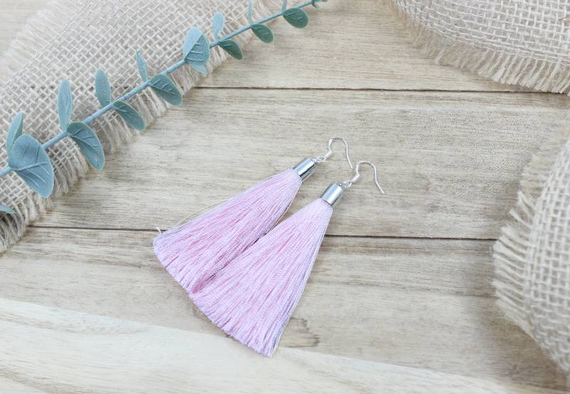 Rosa Seide Quasten Ohrringe von EllipseDesign