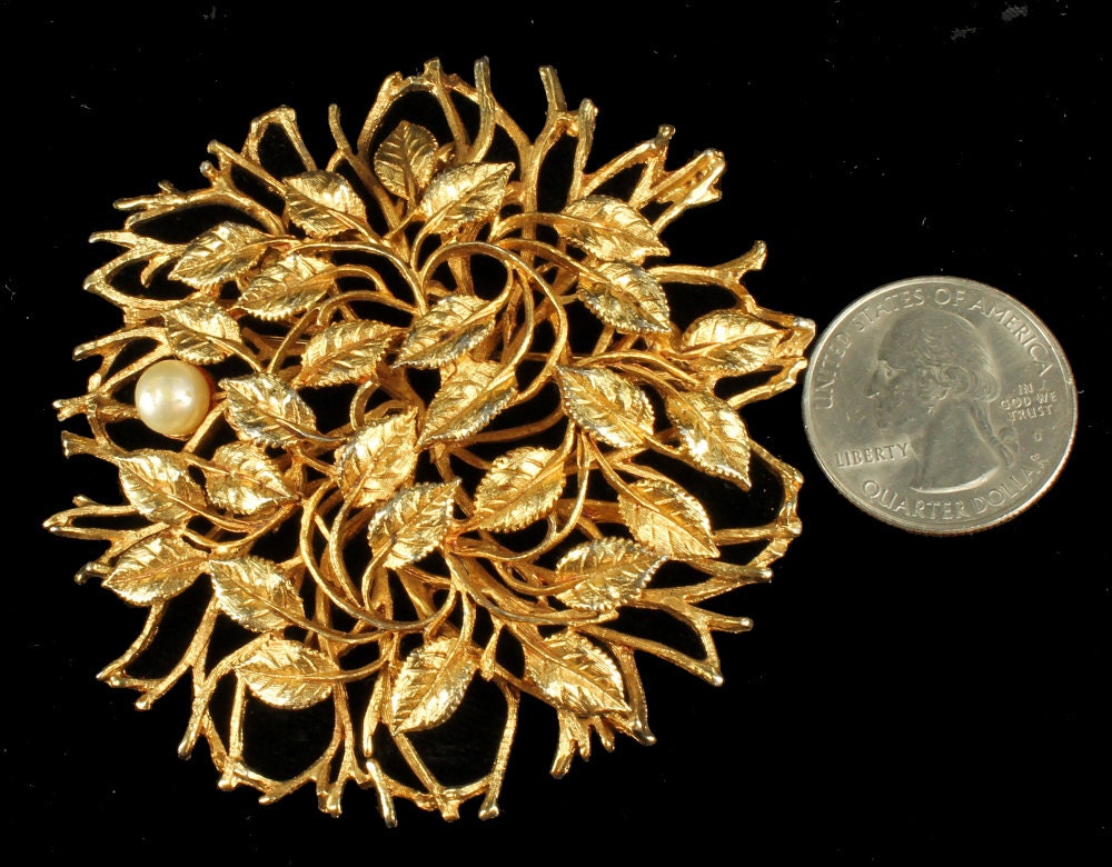 Vintage Große Durchbrochene Bio Ast Verlässt W/Perle Pin 2, 75" von EllisAntiques
