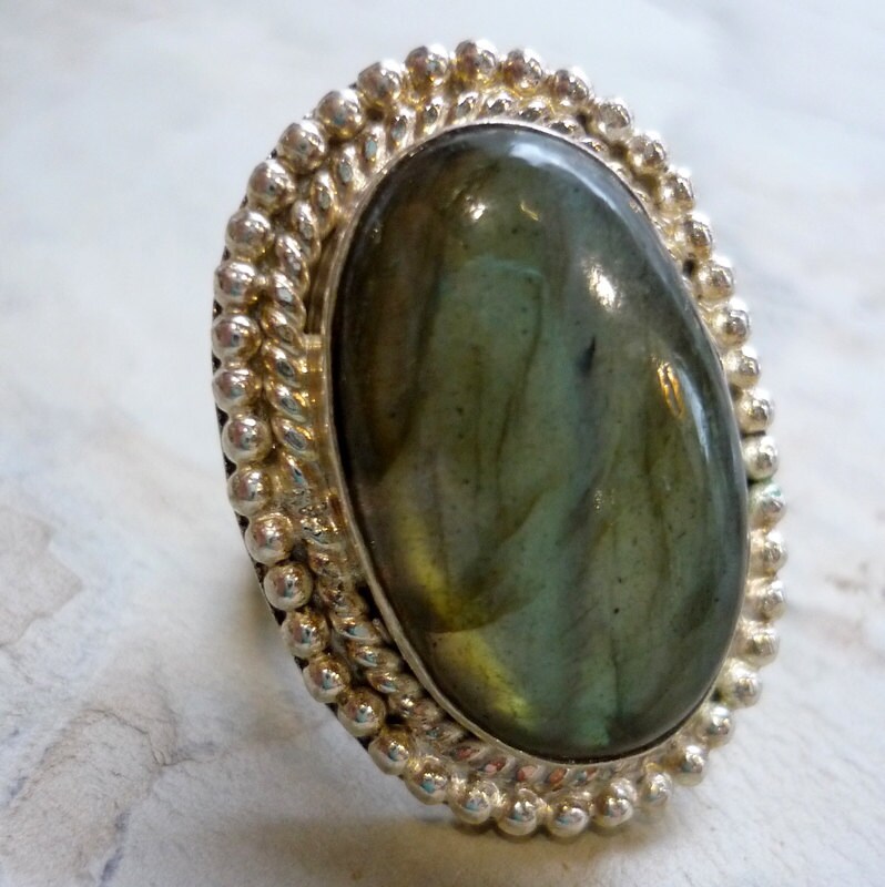 Labradorit Ring, Edelstein Verstellbarer Großer Ovaler Cocktail Statement Multi Color Stein Ring von Ellishshop