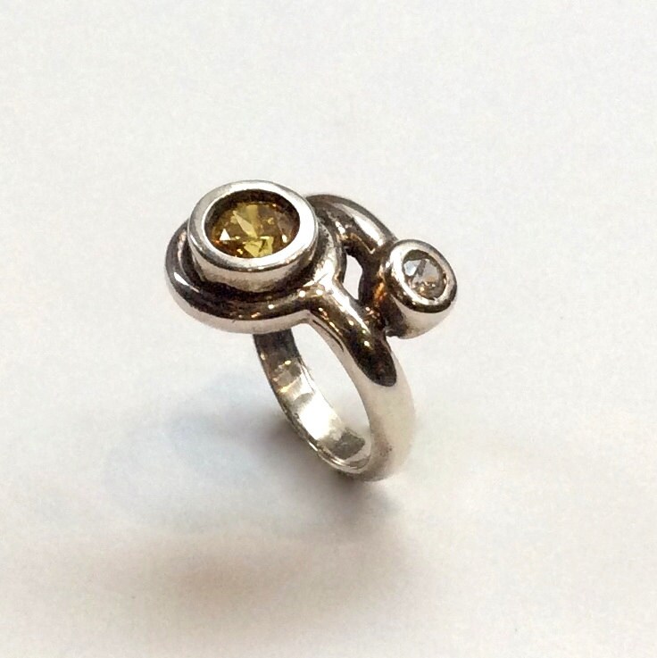 Sterling Silber Draht Gewickelt Ring, Citrin Edelstein Boho Gelb Stein Spirale Modernen Ring Sterling Silber Draht Gewickelt Ring, Citrin Edelstein Boho Gelb Stein Spirale Modernen Ring von Ellishshop
