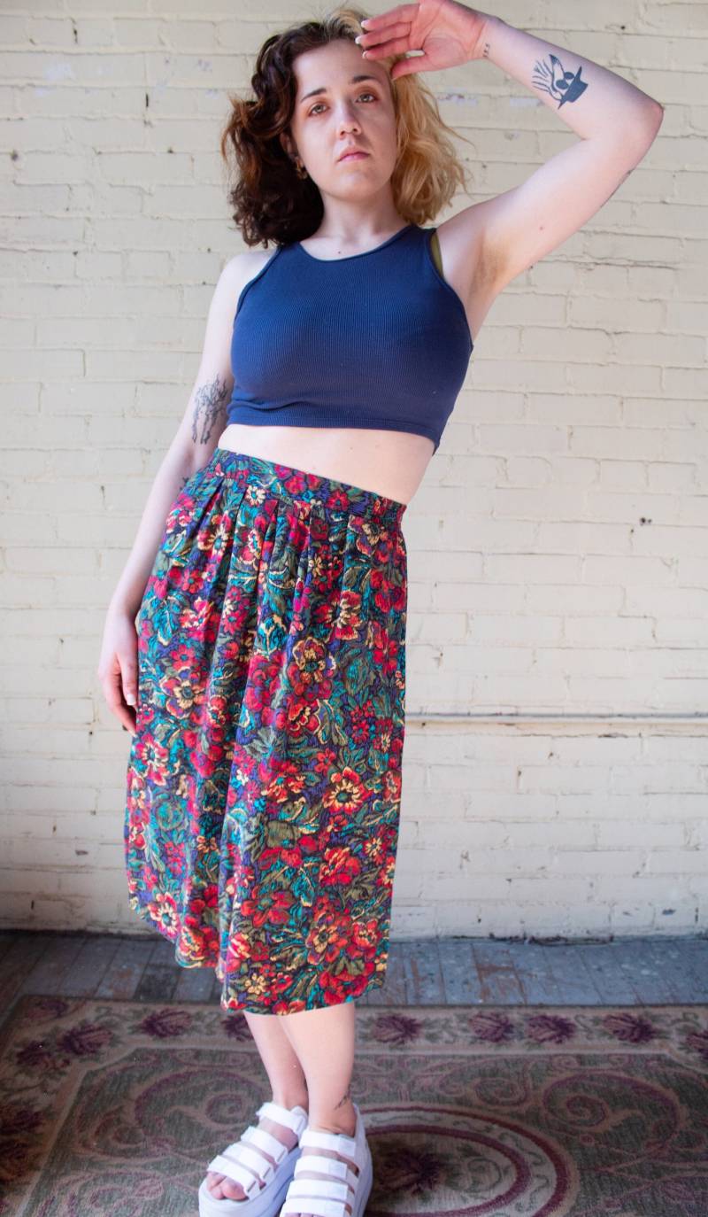 1980Er Jahre Vintage Juwel Toned Floral Rock/Pull-On Frühling Sommer Rock, Größe 6 Medium von ElmCityMercantile