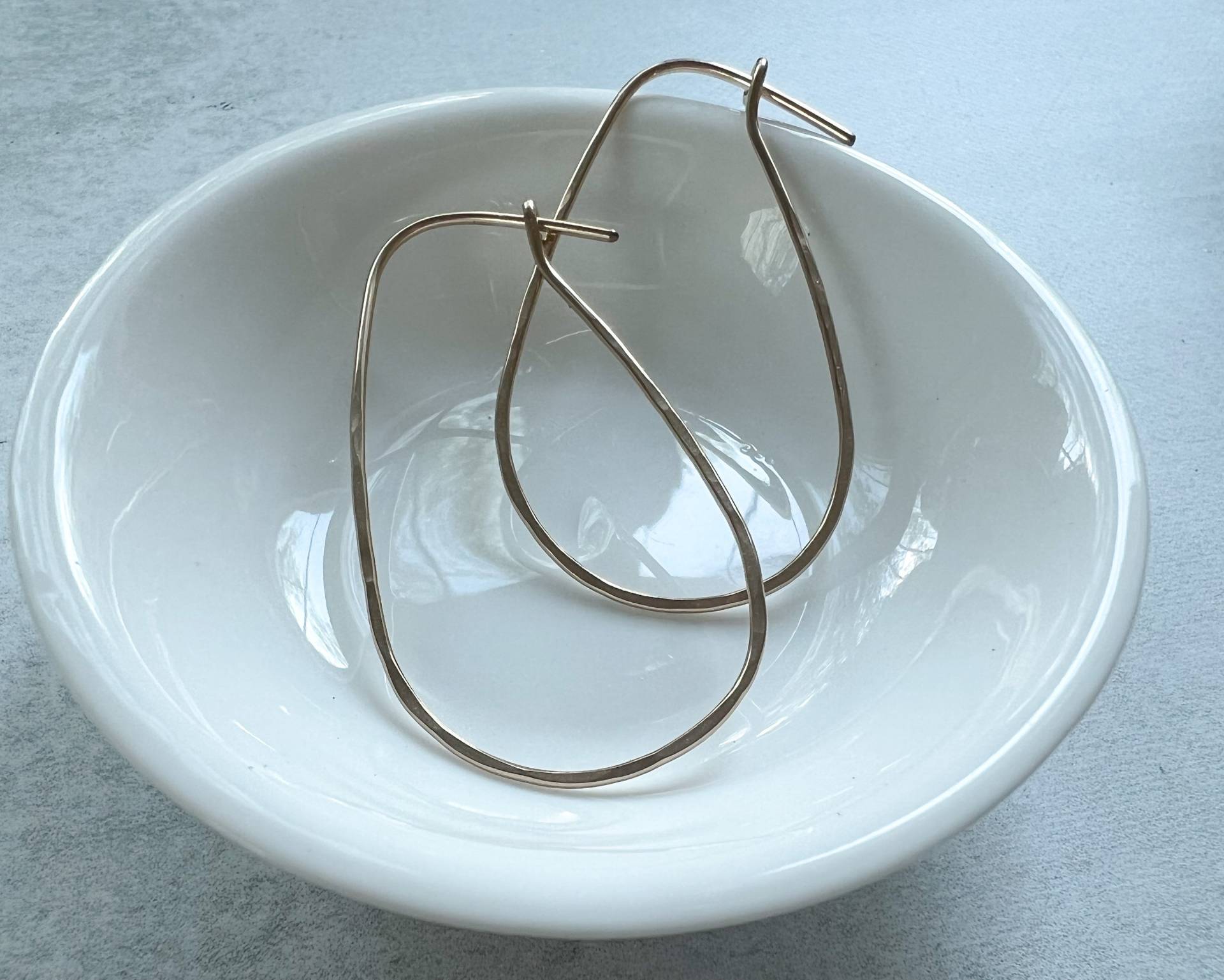 Gehämmerte Oblong Hoops, Silber Oder Gold Gehämmerte Oblong Hoops, Silber Oder Gold von ElmDesignsAK