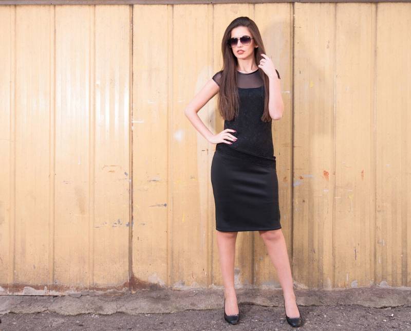 Elegantes Kleid in Schwarz von ElmairaShopping
