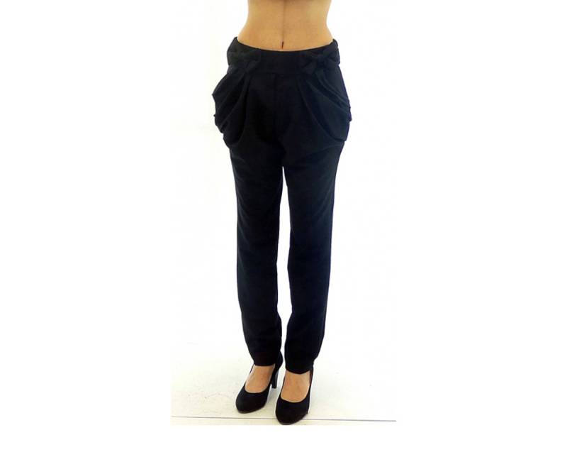 Schwarze Hose Schwarze Hose von ElmairaShopping