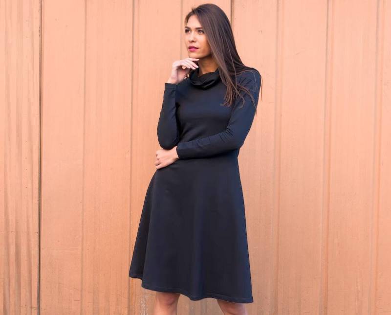 Schwarzes Kleid/Midikleid Langarmkleid Knielanges Polokleid Rollkragenkleid Plus Size Maxikleid Ausgestelltes von ElmairaShopping