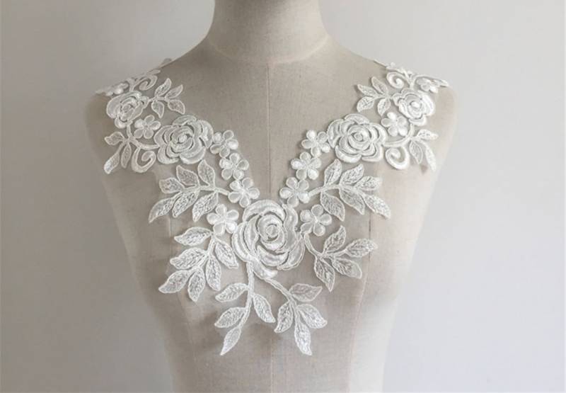 Alencon Braut Spitzen Applikation Off-White Rayon Brautkleid Mieder | 32 X 26 cm Alencon Braut Spitzen Applikation Off-White Rayon Brautkleid Mieder | 32 X 26 cm von Elmalaceapplique