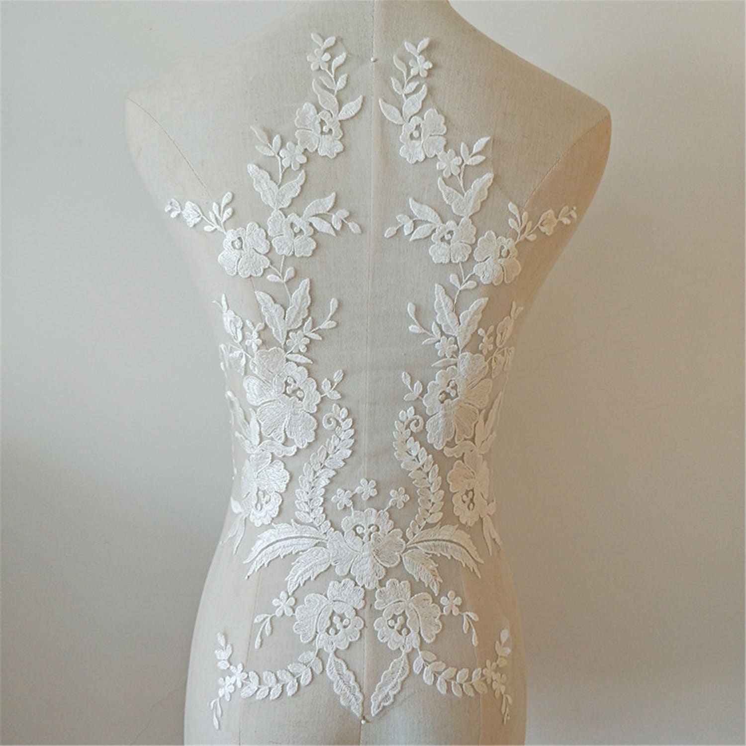 Blumen Bestickte Spitze Applikation Braut Brautkleid Mieder | 17.7x12.2 Zoll Blumen Bestickte Spitze Applikation Braut Brautkleid Mieder | 17.7x12.2 Zoll von Elmalaceapplique