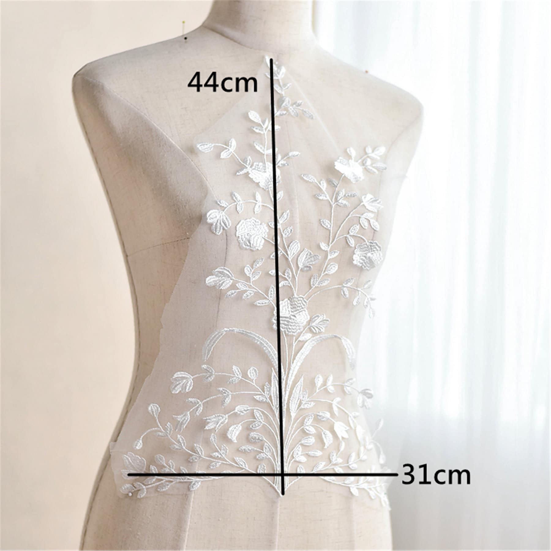 Florale Kunstseide Spitze Applikation Off-White Brautkleid Verzierung | 44x31cm Florale Kunstseide Spitze Applikation Off-White Brautkleid Verzierung | 44x31cm von Elmalaceapplique