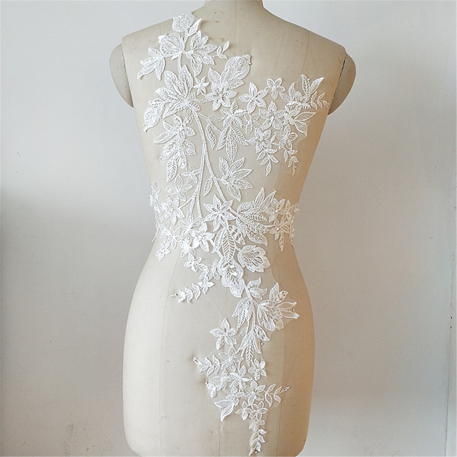 Florale Spitze Applikation Off-White Rayon Brautkleid Verzierung | 43 X 74 cm Florale Spitze Applikation Off-White Rayon Brautkleid Verzierung | 43 X 74 cm von Elmalaceapplique