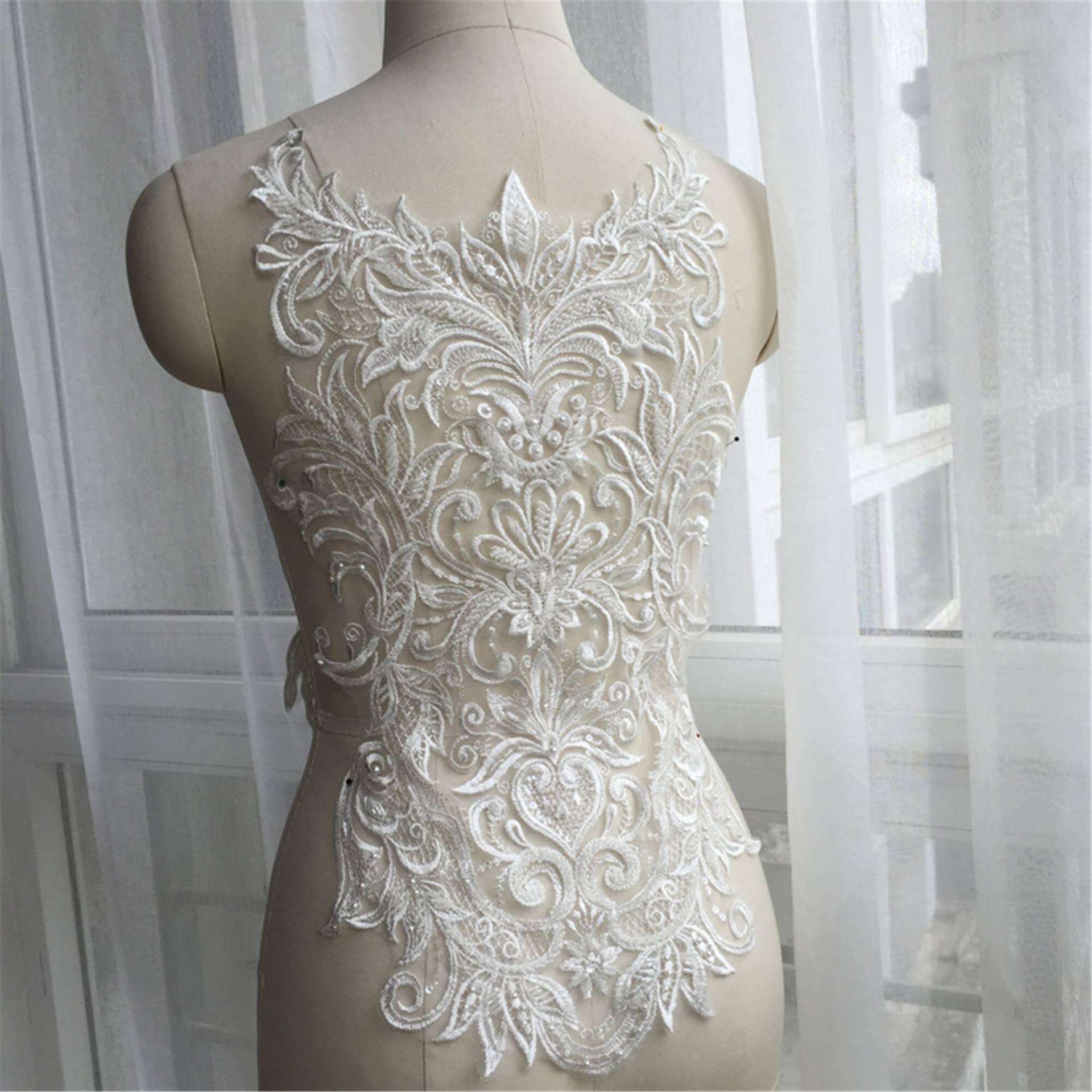 Perlen-Perlen-Spitzen-Applikation Aufnäher Brautkleid | 51 X 35 cm Perlen-Perlen-Spitzen-Applikation Aufnäher Brautkleid | 51 X 35 cm von Elmalaceapplique