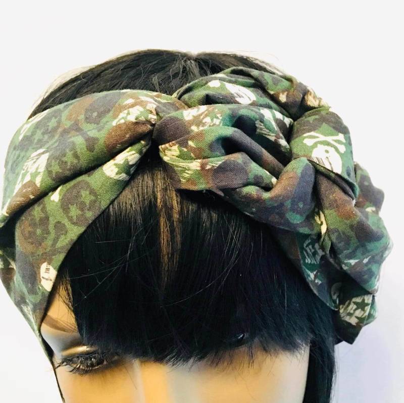 Haarband Zum Selber Binden, Totenköpfe Camouflage Tarnmuster Stirnband , Halsband, Gürtel, Universell Tragbar Haarband Zum Selber Binden, Totenköpfe Camouflage Tarnmuster Stirnband , Halsband, Gürtel, Universell Tragbar von ElmiraBerlin