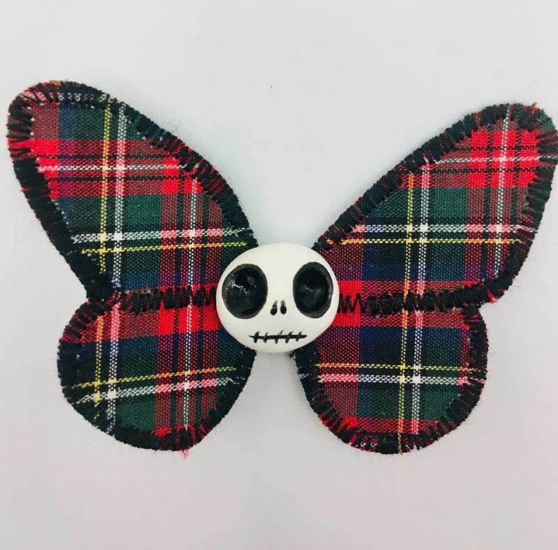 Haarklammer Skull Totenkopf Haarspange, Halloween, Punk, Gothic, Schädel-Schmetterling, Butterfly Elmira Medium, Tartan, Schottenmuster, Rot Haarklammer Skull Totenkopf Haarspange, Halloween, Punk, Gothic, Schädel-Schmetterling, Butterfly Elmira Medium, Tartan, Schottenmuster, Rot von ElmiraBerlin