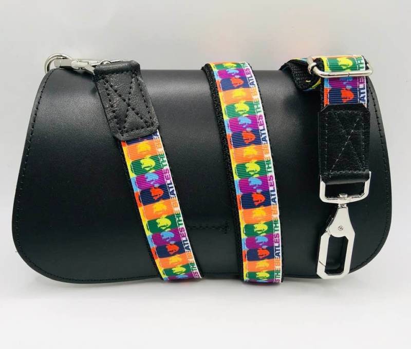 Schultergurt Taschengurt Wechselgurt Beatles 25 Mm Breit Verstellbar Mit Hochwertigen Silberfarbenen Karabiner Und Lederapplikation von ElmiraBerlin