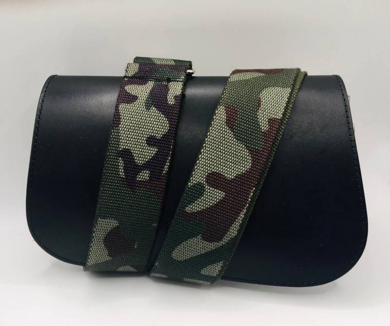 Schultergurt Taschengurt Wechselgurt Riemen Camouflage Olive Schwarz 40 Mm Verstellbar Silbernen Karabiner Und Lederapplikation von ElmiraBerlin