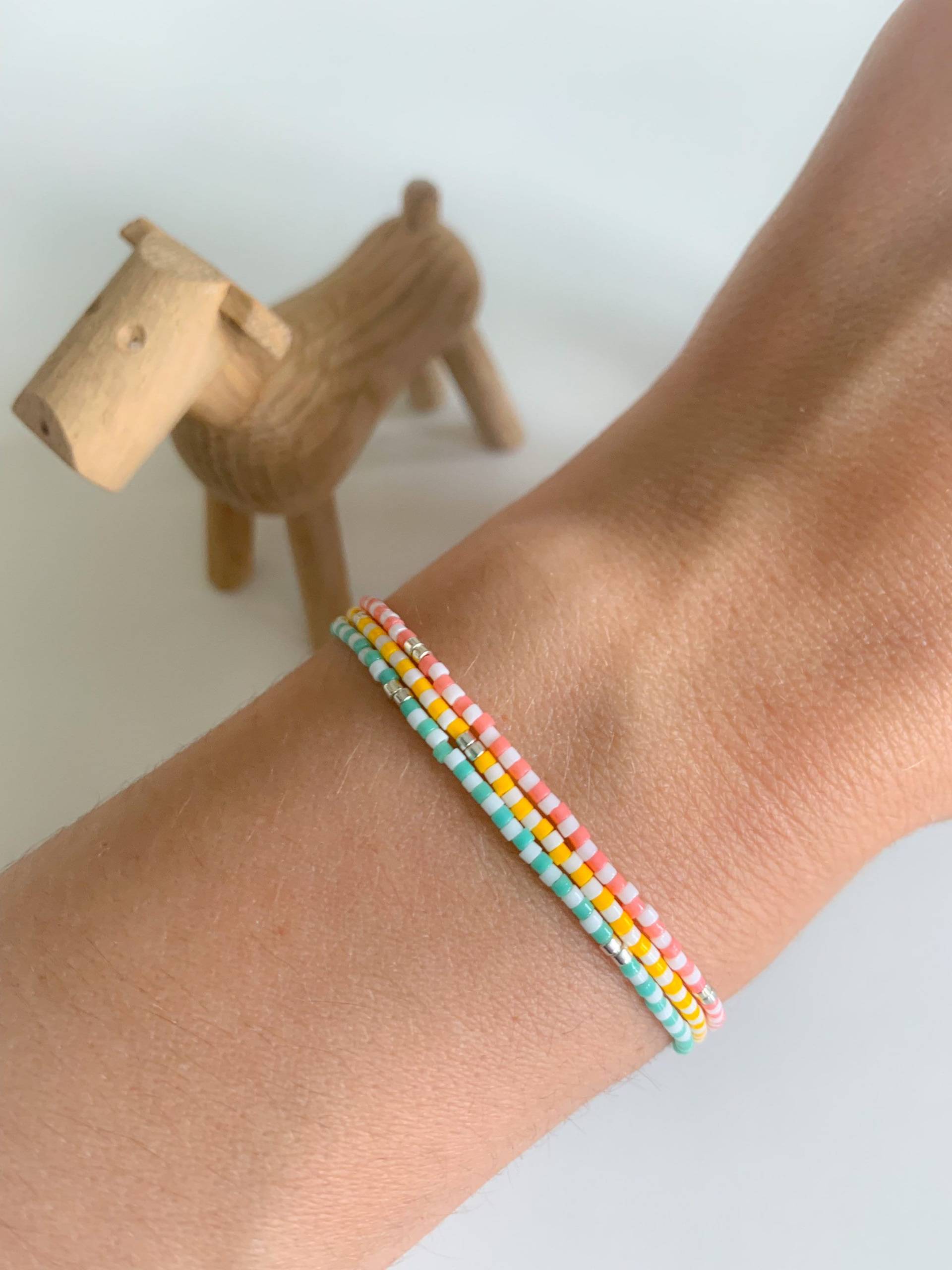 Armband Set Streifen Gestreift 3 Stück Armbänder Rosa Peach Türkis Gelb Silber von Elmosshop