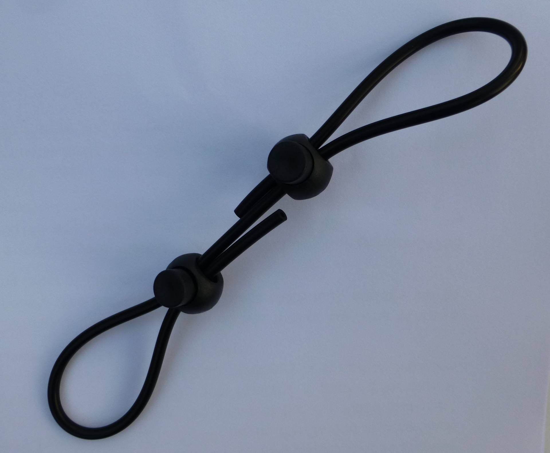 Ein Paar Leitgummi-Schleifen-Elektroden | 4 Mm Rohr -Tens, Estim - Für 2 Mm-stift | In Einer Länge Geliefert Und Enthält Clips Ein Paar Leitgummi-Schleifen-Elektroden | 4 Mm Rohr -Tens, Estim - Für 2 Mm-stift | In Einer Länge Geliefert Und Enthält Clips von ElmwoodRubberCompany
