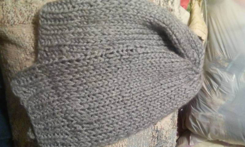 Graue Strickmütze Slouch von ElorasCreations