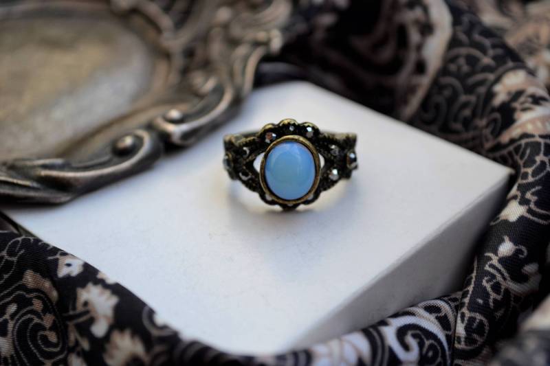 Vintage 1980's Blauer Stein Faux Markasiten Ring Größe N von ElorineJane