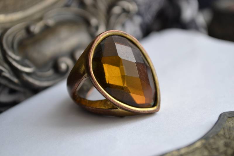 Vintage 1990S Teardrop, Acrylstein Statement Ring von ElorineJane