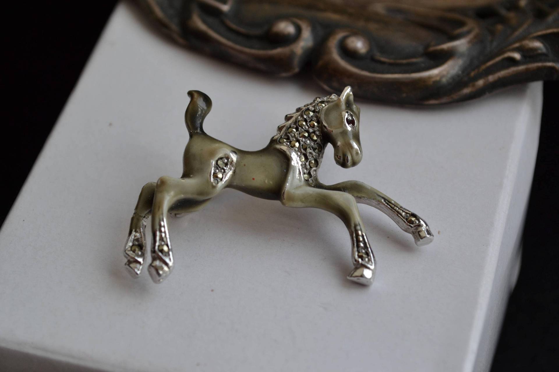 Vintage Silber & Markasit Pferde Brosche, Reit Sammler Brosche von ElorineJane