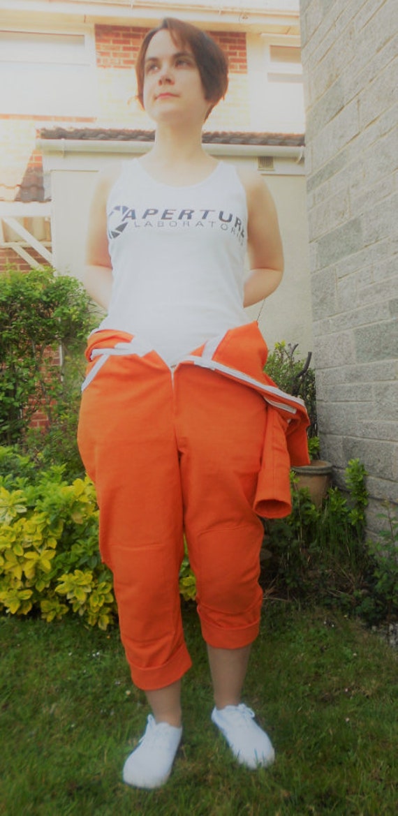 Schöner Overall. Orangefarbener Chell Portal Cosplay von ElsaEmporium