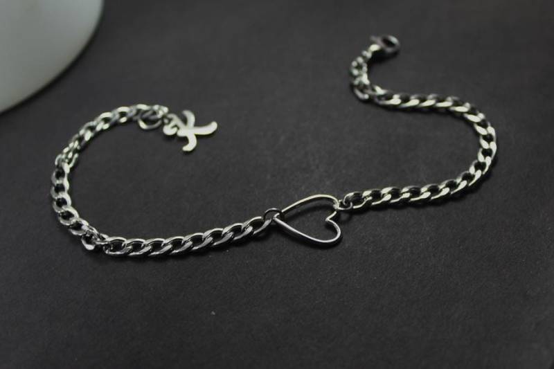 Herz-Anfangsarmband, Umriss Mit Anfangsschmuck, Personalisiertes Liebesgeschenk, Unisex-Armband Für Mann, Frau, Brüder Und Schwestern 23 Herz-Anfangsarmband, Umriss Mit Anfangsschmuck, Personalisiertes Liebesgeschenk, Unisex-Armband Für Mann, Frau, Brüder Und Schwestern 23 von ElseCreation