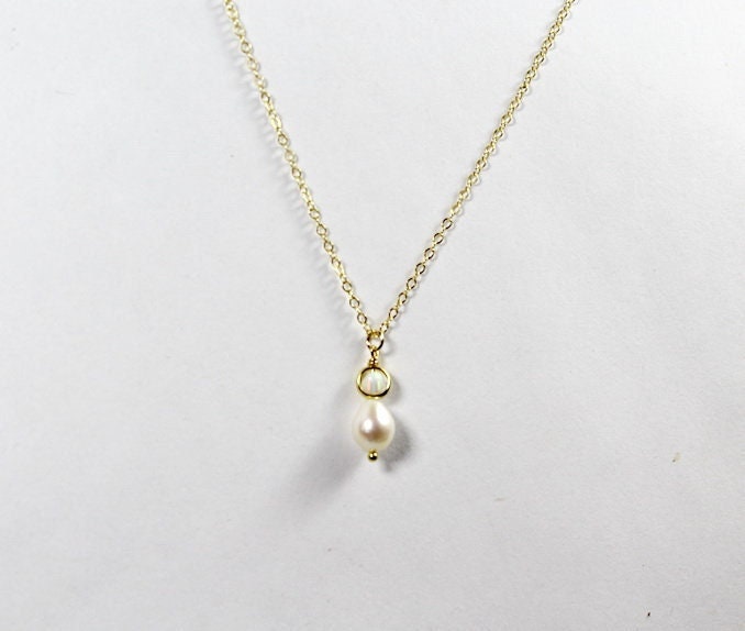 Opal Perlenkette. Träne Perle Schmuck, Feueropal Ball. Brautjungfer Gift.opal Hochzeit Necklace.mother Täglichen Frauen Schmuck von ElseDesigns