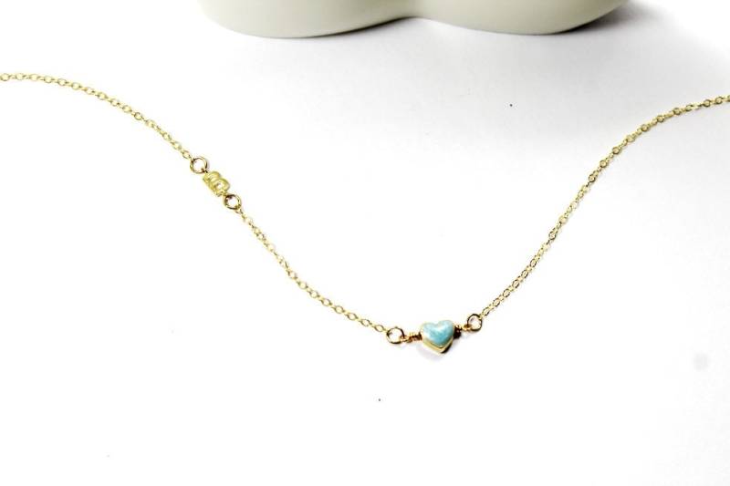 Personalisierter Herzschmuck. Seitliche Initialen-Halskette. Mehrfarbige Herzoptionen. Emaille-Herz-Halskette. Unisex-Liebesgeschenk. Seitwärtsbrief von ElseDesigns