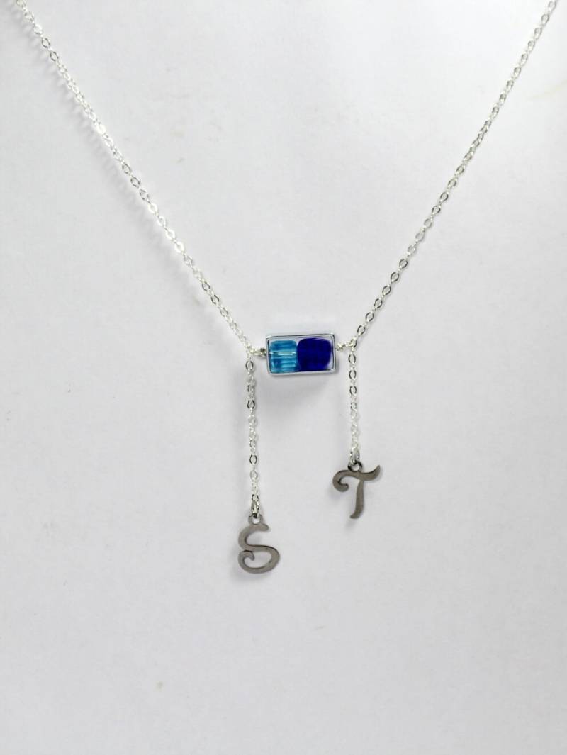 Zwei Initialen-Lariat-Schmuck, Zwei Geburtsstein-Halsketten, Monogramm-Initialschmuck, Alphabet-Halskette. Paar-Initialen-Schmuck von ElseDesigns