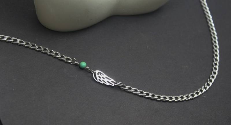 Geburtsstein Engelsflügel Schmuck. Seitlicher Edelstein Engelflügel Halskette. Schutzengel Geschenk. Erinnerungsgeschenk. Sympathie Halskette von ElseJewelry