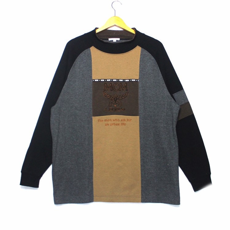 Jahrgang Mcm Legere Stickerei Spellout Logo Multicolor Crewneck Pullover Sweatshirt von ElsewhereVintageShop