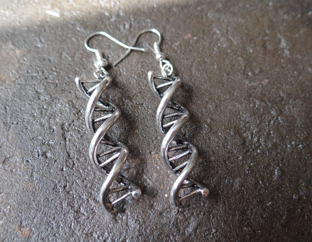 Dna Ohrringe // Doppelspirale Biologie Genetik Dna Ohrringe // Doppelspirale Biologie Genetik von ElsieAliceJewellery